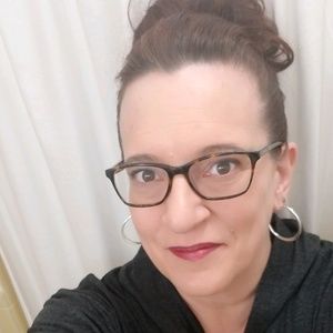 Meet your Posher, Kindra